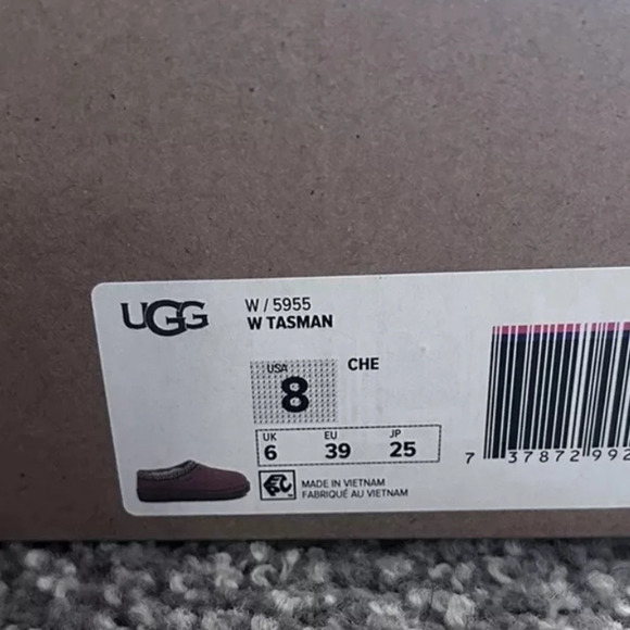 New in Box. Ugg Tasman slippers. Chestnut size 8 - Picture 8 of 8